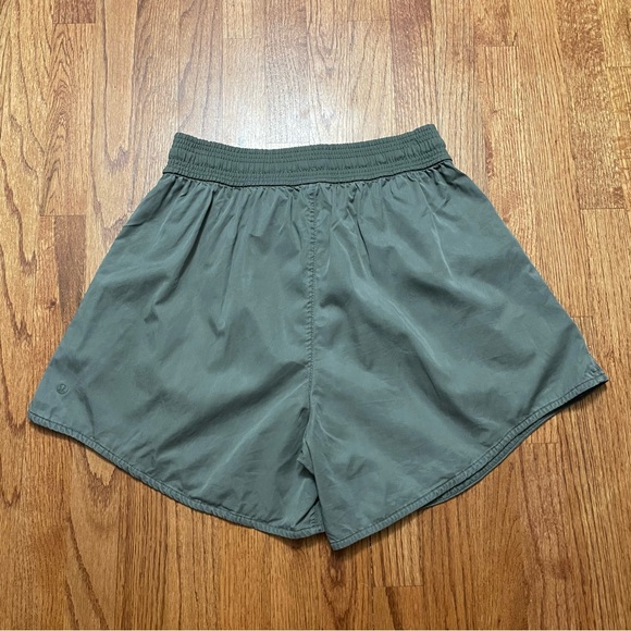 Lululemon shorts size 8 - Picture 6 of 12